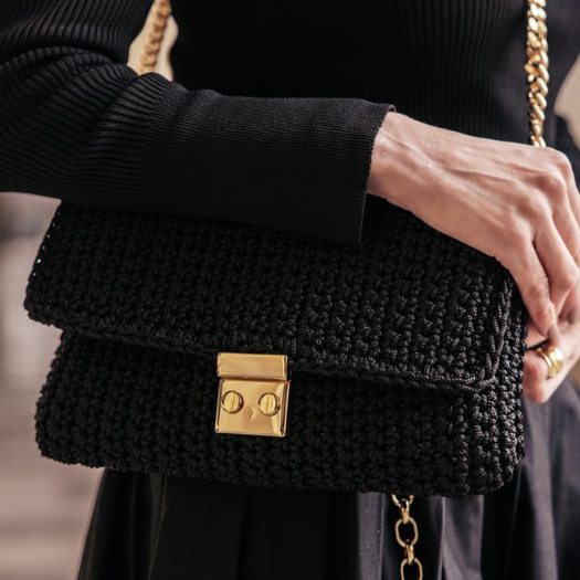 Clutch crochet Caviar Noir