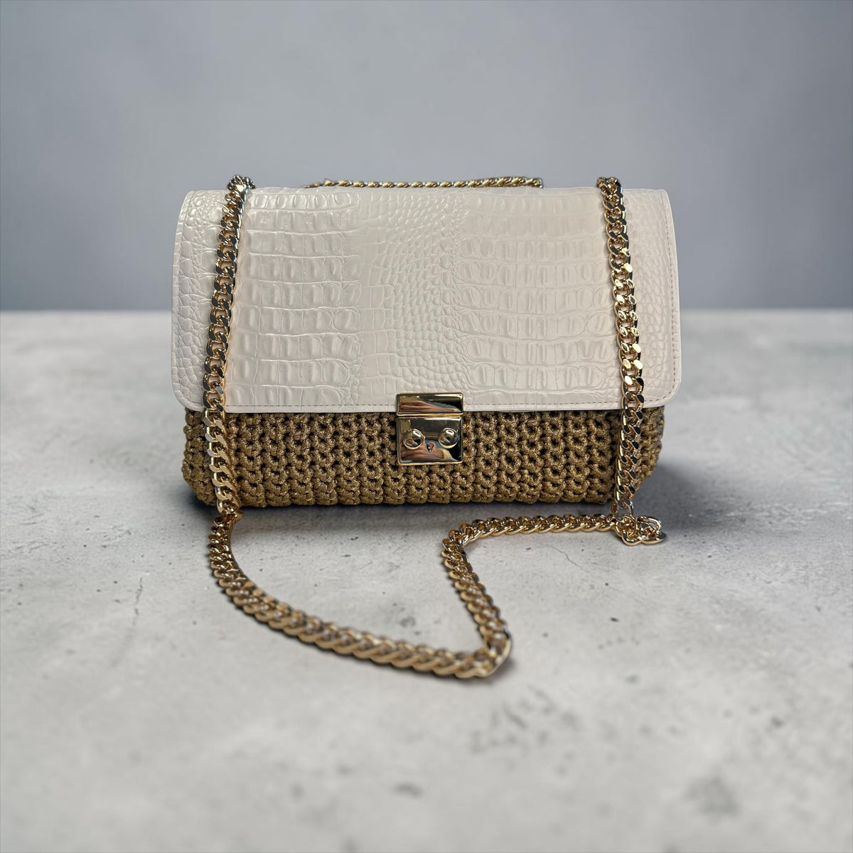 Bolsa Couro e Crochet Branca/Dourada