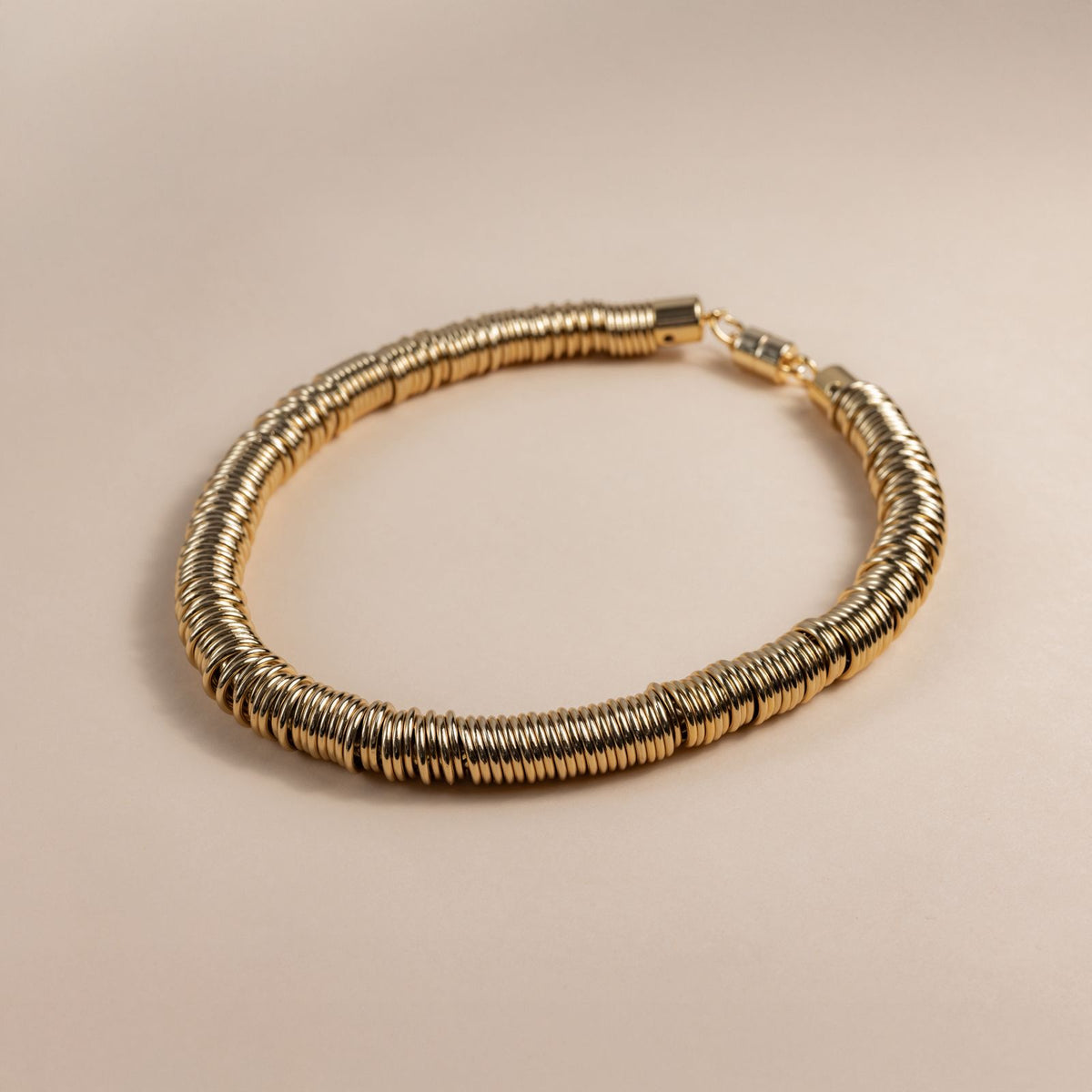 Colar Classique Doré